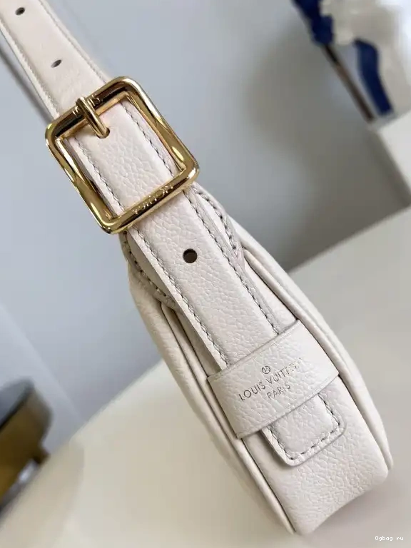 Mini Moon LOUIS VUITTON 0504